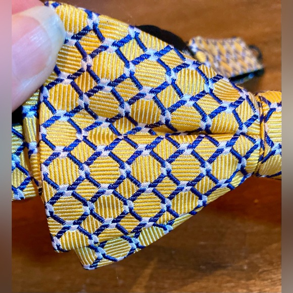 💥Chaps Silk Adjustable Clip Bowtie💥 - Picture 2 of 7